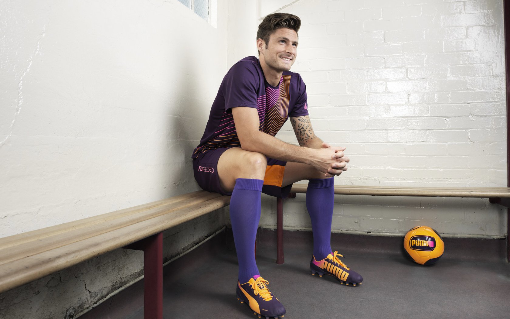 女足比赛球队士气高昂,备战如火如荼,女足队员