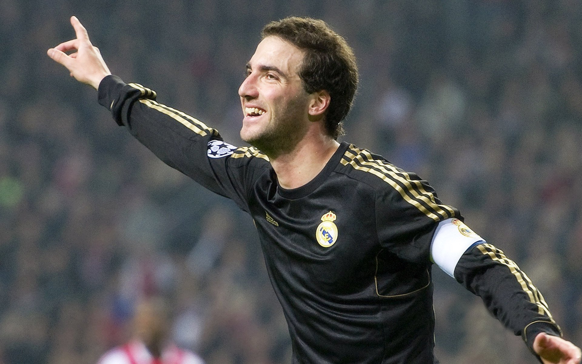 德甲:多支豪门补强中场,意图夺取冠军,德甲巨星